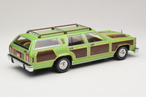 Wagon Queen Family Truckster National Lampoon's Vacation GreenLight 1:18 19013 Метал — снимка 2 от 6