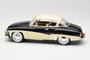Wartburg 311 Coupe Черен & Бежов Revell 1:18 08419 Метал — снимка 4 от 8