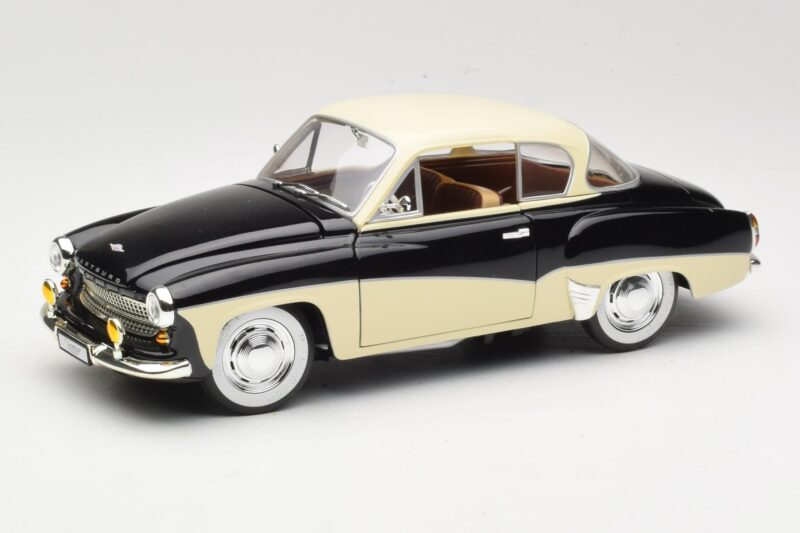 Wartburg 311 Coupe Черен & Бежов Revell 1:18 08419 Метал