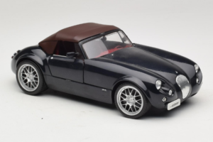 Wiesmann Roadster MF Carbon Black Revell 1:18 WIESMANN001 Метал — снимка 7 от 9