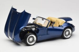 Wiesmann Roadster MF3 Син Revell 1:18 08861 Метал — снимка 2 от 8