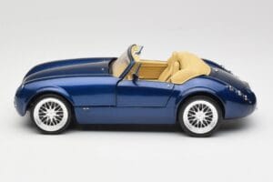 Wiesmann Roadster MF3 Син Revell 1:18 08861 Метал — снимка 4 от 8