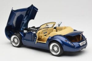 Wiesmann Roadster MF3 Син Revell 1:18 08861 Метал — снимка 5 от 8