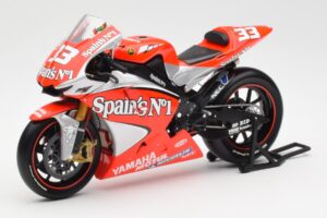 Yamaha YZR-M1 Gauloises Fortuna Yamaha #7 C. Checa MotoGP 2004 Minichamps 1:12 122043007 Метал — снимка 2 от 6