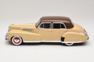Cadillac Fleetwood Series 60 Special Бежов MCG 1:18 MCG18656 Метал — снимка 3 от 6