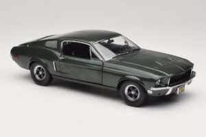 Ford Mustang GT Bullitt с Фигурка на Steve McQueen Greenlight 1:18 12885 Метал — снимка 6 от 8