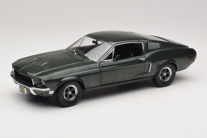 Ford Mustang GT Bullitt с Фигурка на Steve McQueen Greenlight 1:18 12885 Метал