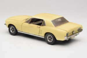 Ford Mustang Coupe Жълт The Walking Dead Greenlight 1:18 12958 Метал — снимка 7 от 8