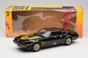Pontiac Firebird Trans Am Kill Bill Movie Greenlight 1:18 12951 Метал — снимка 6 от 6
