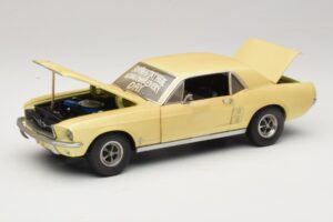 Ford Mustang Coupe Жълт The Walking Dead Greenlight 1:18 12958 Метал — снимка 2 от 8