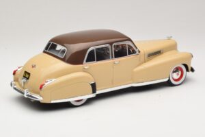 Cadillac Fleetwood Series 60 Special Бежов MCG 1:18 MCG18656 Метал — снимка 2 от 6