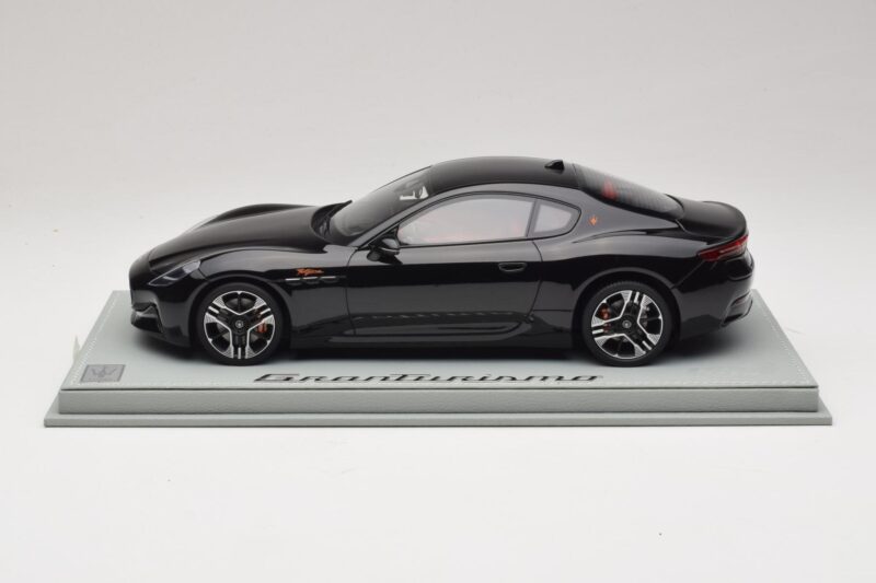 Maserati GranTurismo Trofeo Nero Assoluto BBR 1:18 P18240CMAS Смола