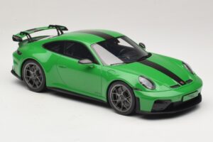 Porsche 911 992.2 GT3 Weissach Package Python Green GT Spirit 1:18 GT576 Смола — снимка 4 от 6