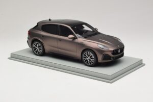 Maserati Grecale Бронзов BBR 1:18 P18220FMAS Смола — снимка 4 от 7