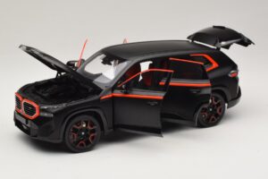 BMW XM G09 Matt Black Minichamps 1:18 110023301 Метал — снимка 2 от 8
