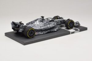 Alfa Romeo Orlen C42 R. Kubica Testing Barcelona 2022 Minichamps 1:18 117229988 Смола — снимка 2 от 7