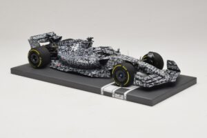 Alfa Romeo Orlen C42 R. Kubica Testing Barcelona 2022 Minichamps 1:18 117229988 Смола — снимка 4 от 7