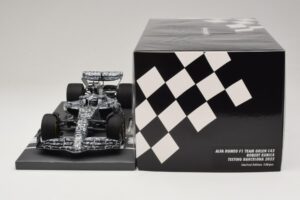 Alfa Romeo Orlen C42 R. Kubica Testing Barcelona 2022 Minichamps 1:18 117229988 Смола — снимка 6 от 7