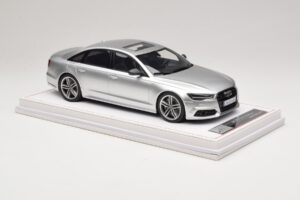 Audi S6 C7 Florett Silver Metallic IVY Merit 1:18 REMC038 Смола — снимка 4 от 7
