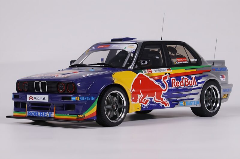 BMW E30 V8 #229 E. Hountondji Red Bull Driftbrothers Drift 2023 Син Otto 1:18 OT486 Смола