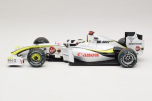 Brawn GP BGP001 #22 J. Button Singapore GP 2009 Minichamps 1:18 180090222 Смола — снимка 3 от 7