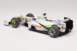 Brawn GP BGP001 #22 J. Button Singapore GP 2009 Minichamps 1:18 180090222 Смола — снимка 5 от 7
