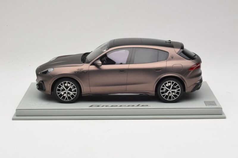 Maserati Grecale Бронзов BBR 1:18 P18220FMAS Смола