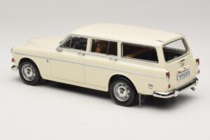 Volvo Amazon Комби Pearl White Norev 1:18 188750 Метал — снимка 5 от 6