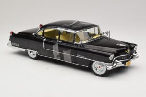 Cadillac Fleetwood Series 60 The Godfather Greenlight 1:18 12949 Метал — снимка 4 от 6