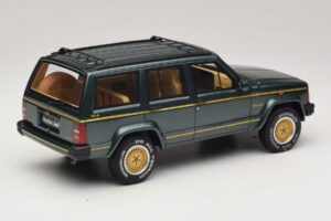 Jeep Cherokee XJ Limited Hunter Green Otto 1:18 OT1204 Смола — снимка 2 от 6