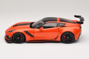 Chevrolet Corvette C7 ZR1 Червен IXO 1:18 U18RDC001-FO Метал — снимка 4 от 8