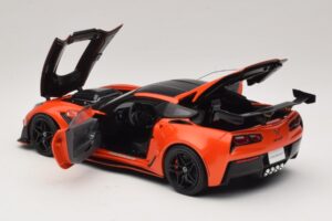 Chevrolet Corvette C7 ZR1 Червен IXO 1:18 U18RDC001-FO Метал — снимка 5 от 8