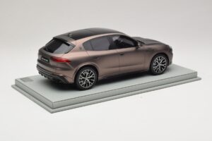 Maserati Grecale Бронзов BBR 1:18 P18220FMAS Смола — снимка 3 от 7