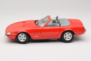 Ferrari 365 GTS/4 Spider Червен Techno Giodi 1:18 40028-P1 Метал — снимка 4 от 8