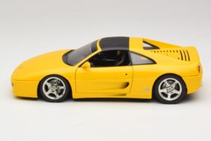 Ferrari F355 Spider Жълт с Черен Покрив UT Models 1:18 180074030-P4 Метал — снимка 4 от 8
