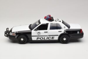 Ford Crown Victoria Police Interceptor The Hangover Movie Greenlight 1:18 12911 Метал — снимка 3 от 6