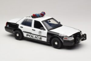 Ford Crown Victoria Police Interceptor The Hangover Movie Greenlight 1:18 12911 Метал — снимка 4 от 6