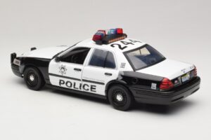 Ford Crown Victoria Police Interceptor The Hangover Movie Greenlight 1:18 12911 Метал — снимка 5 от 6
