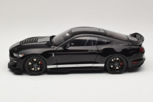 Ford Mustang Shelby GT500 S550 Черен IXO 1:18 U18RDC002-FO Метал — снимка 4 от 8