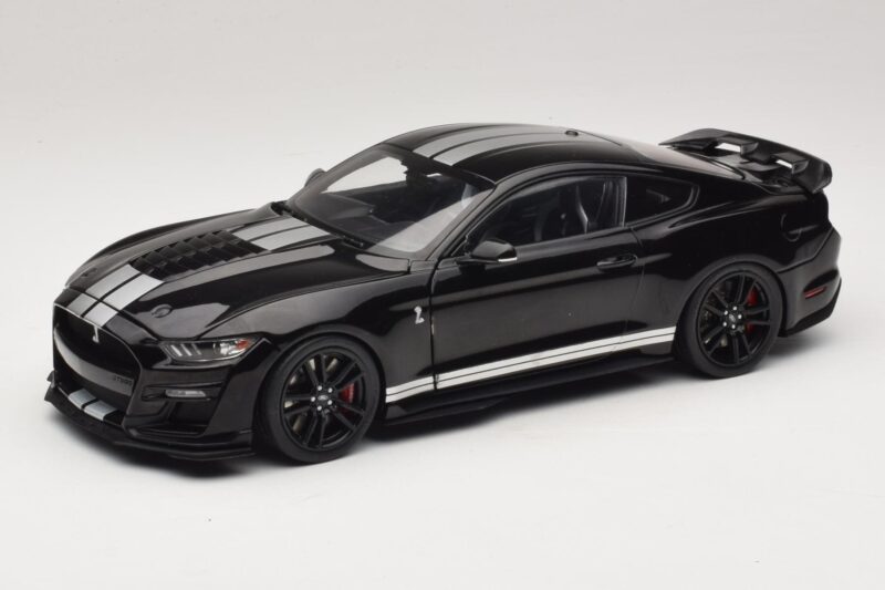 Ford Mustang Shelby GT500 S550 Черен IXO 1:18 U18RDC002-FO Метал