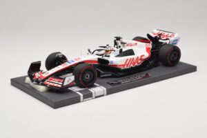 Haas VF-22 K. Magnussen Pole Position Brazilian GP 2022 Minichamps 1:18 117222120 Смола