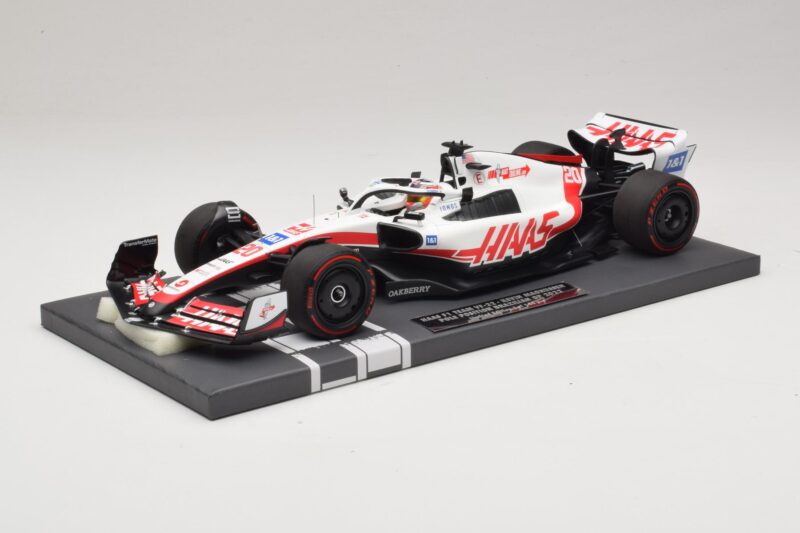Haas VF-22 K. Magnussen Pole Position Brazilian GP 2022 Minichamps 1:18 117222120 Смола