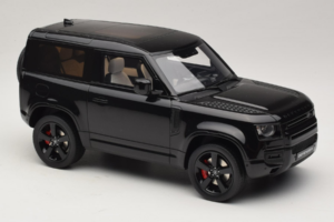 Land Rover Defender 90 L663 P400 X-Dynamic HSE Santorini Black GT Spirit 1:18 GT992 Смола — снимка 4 от 6