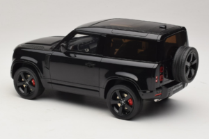 Land Rover Defender 90 L663 P400 X-Dynamic HSE Santorini Black GT Spirit 1:18 GT992 Смола — снимка 5 от 6