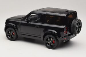 Land Rover Defender 90 L663 P400 X-Dynamic HSE Santorini Black GT Spirit 1:18 GT992 Смола — снимка 5 от 6