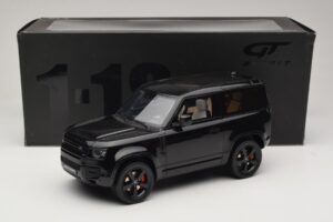 Land Rover Defender 90 L663 P400 X-Dynamic HSE Santorini Black GT Spirit 1:18 GT992 Смола — снимка 6 от 6
