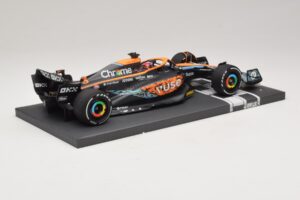 McLaren MCL36 #4 L. Norris Abu Dhabi GP 2022 Minichamps 1:18 537224004 Смола — снимка 2 от 7
