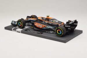 McLaren MCL36 #4 L. Norris Abu Dhabi GP 2022 Minichamps 1:18 537224004 Смола — снимка 5 от 7