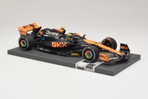 McLaren MCL60 #4 L. Norris 2nd Place Japanese GP 2023 Minichamps 1:18 537233504 Смола — снимка 4 от 7