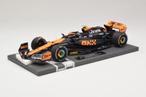 McLaren MCL60 #4 L. Norris 2nd Place Singapore GP 2023 Minichamps 1:18 537233404 Смола